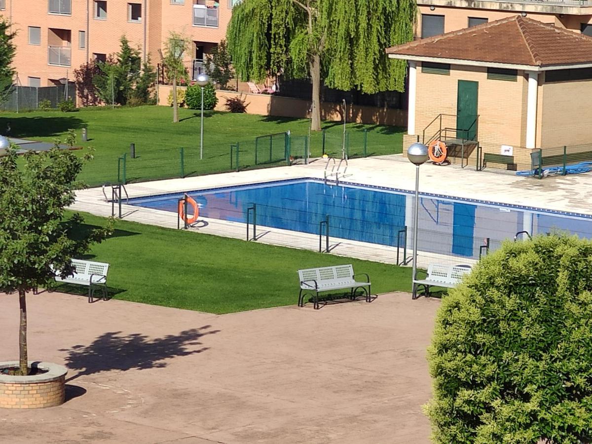 Apartamento Los Manos De Oroel Jaca Exterior foto